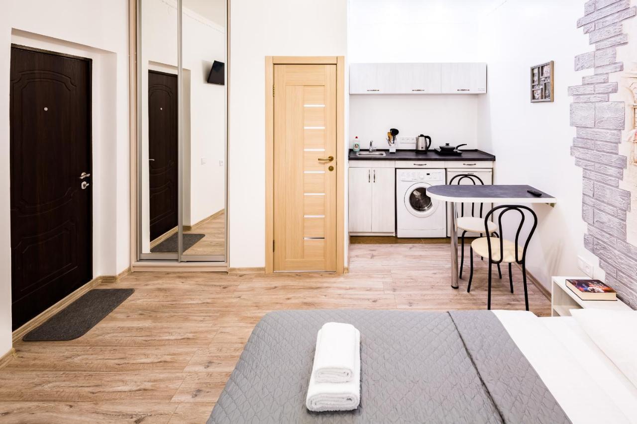 Beautiful Apartments In The Center Lviv Exterior photo